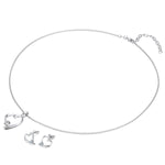 Set (Kette+Ohrstecker) 
 verziert mit Kristallen von Swarovski® weiß